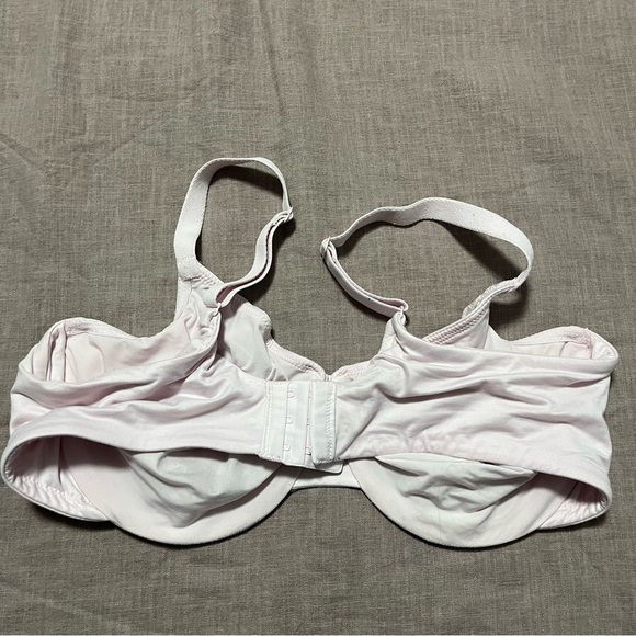 Wacoal Soft Pink Underwire Bra simple lace details super soft size 40D like new - Picture 5 of 6
